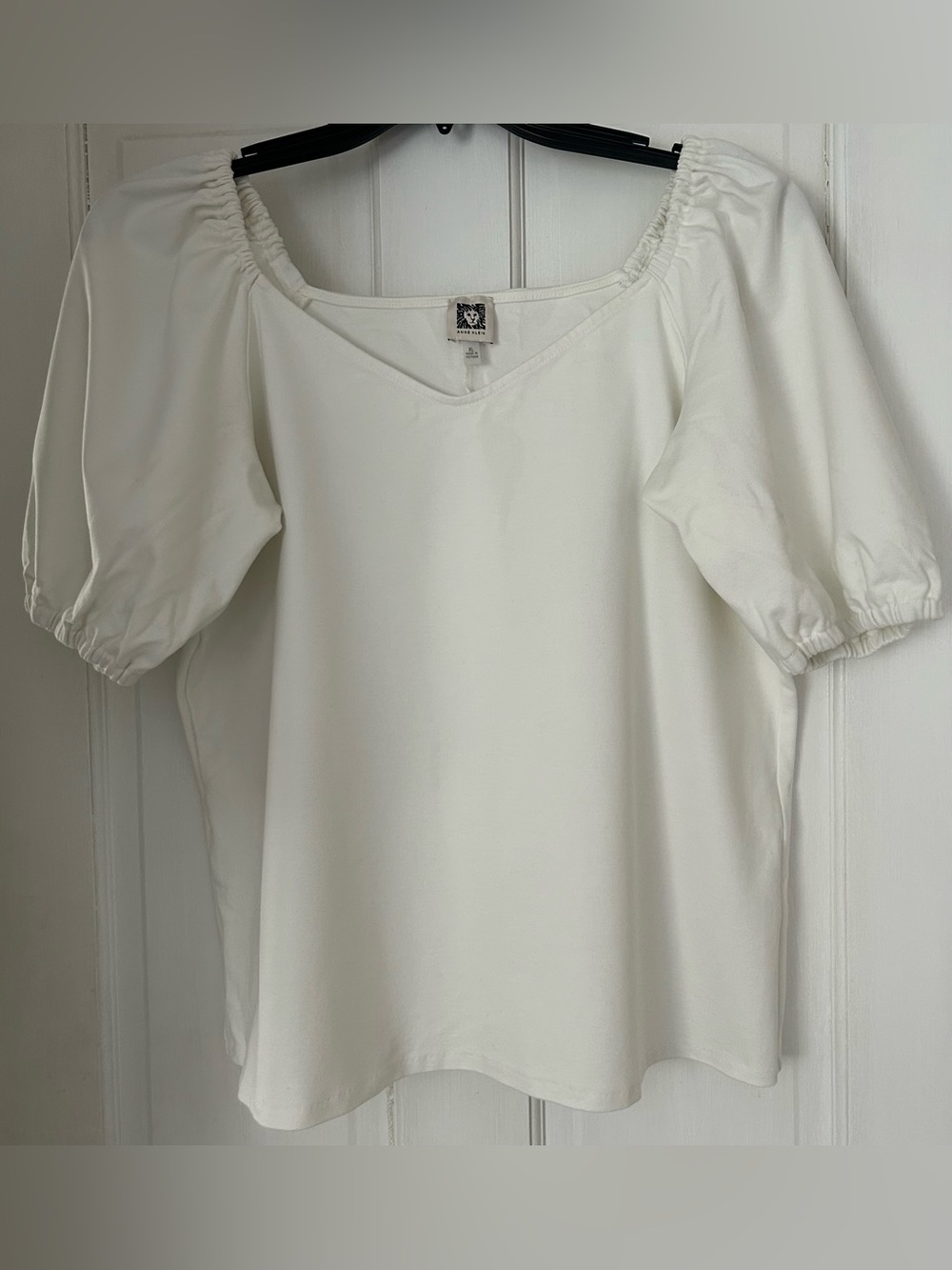 Anne Klein Creamy White Sweetheart Neck Puffy Short Sleeved Flattering Top XL